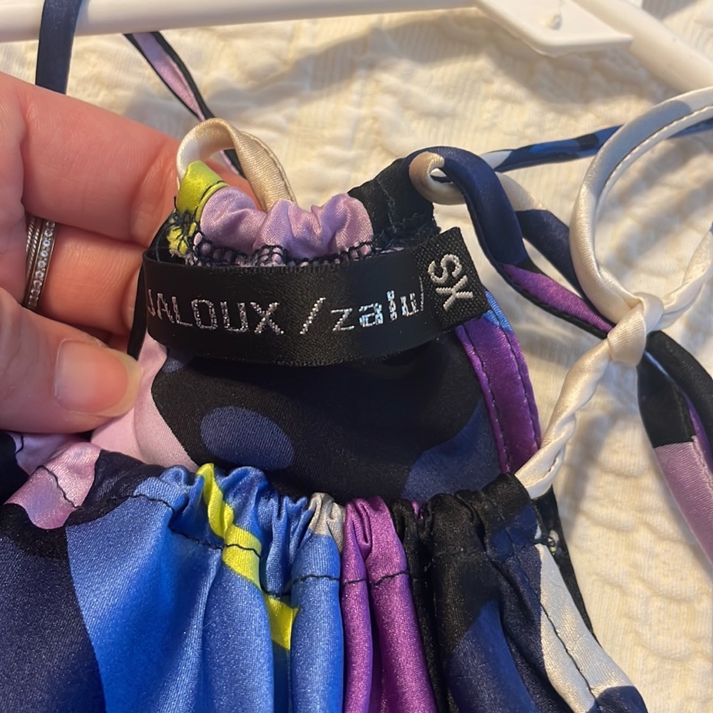 Halter top - Picture 2 of 4